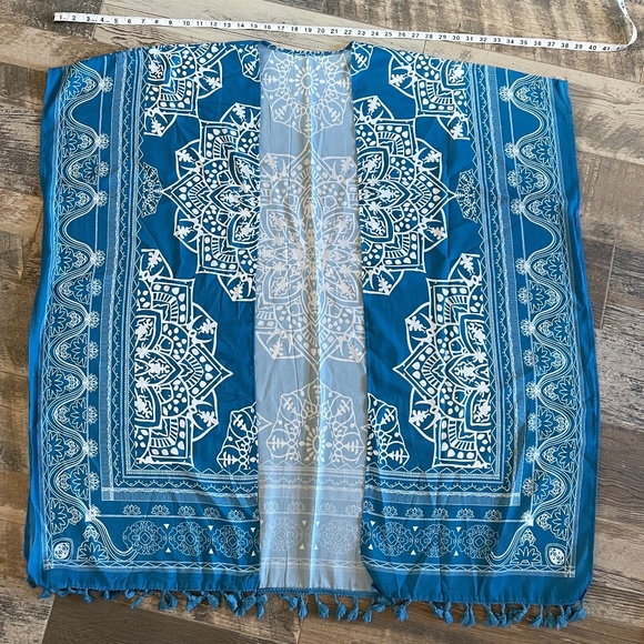 Blue and White Kimono one size - Picture 1 of 3